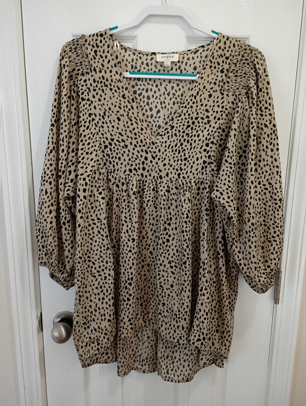 Umgee Tan Leopard Print V-Neck Babydoll Top